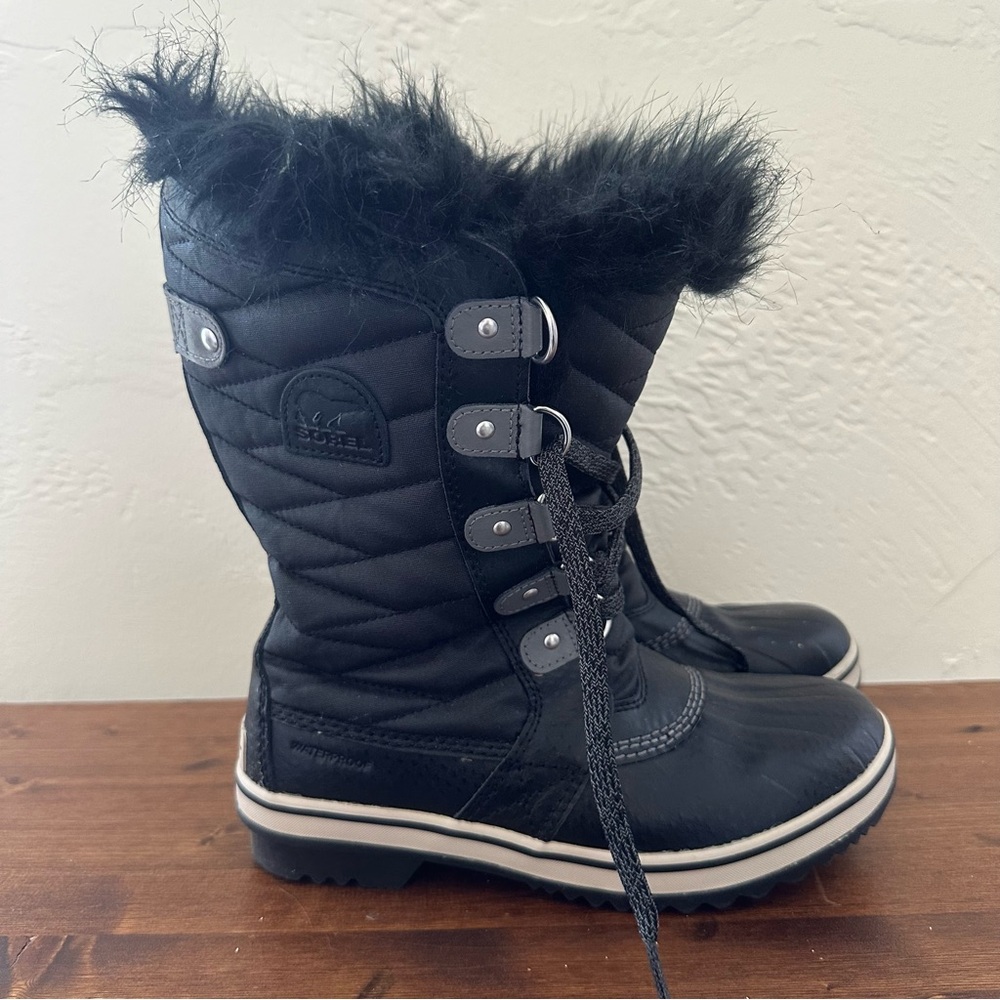 Black Sorel Tofino II Youth 6 (women’s 8) winter boot